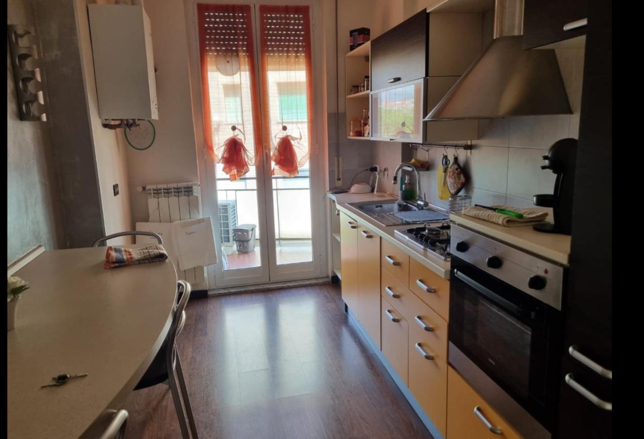 House Of Fly With Sea View, Front The Beach Savona Exterior foto